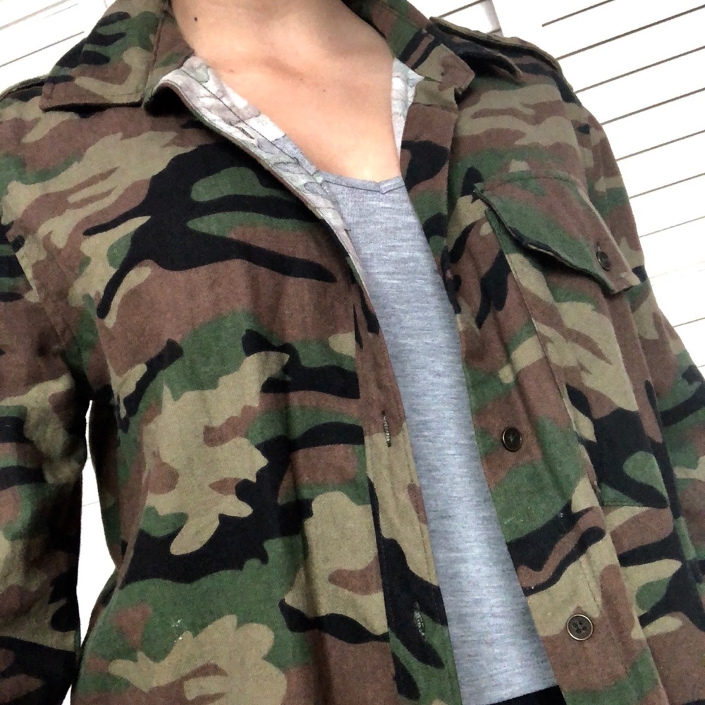 Camo button down👏 - Picture 2 of 3